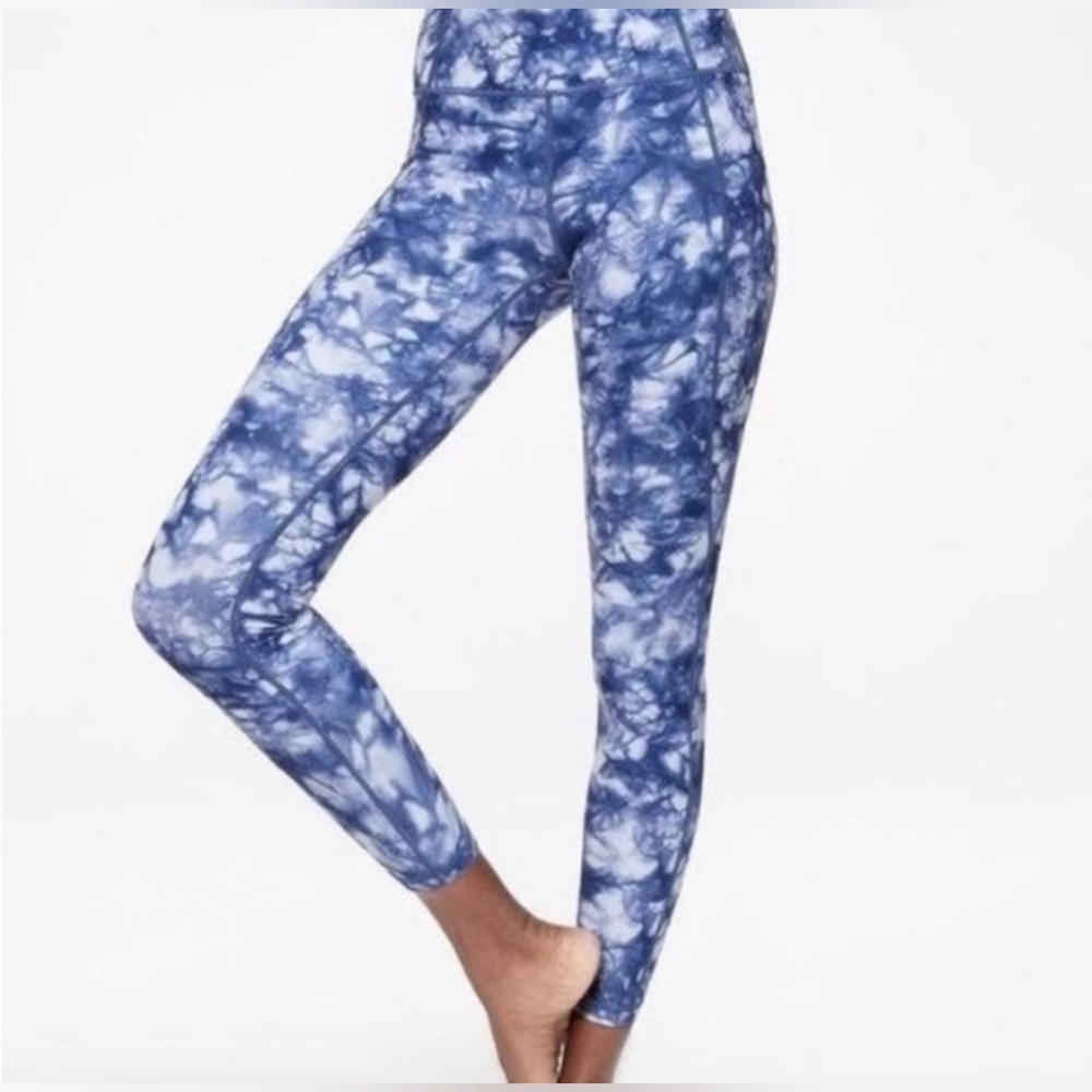 Athleta blue and white tye dye salutation leggings size small yoga Pilates gym